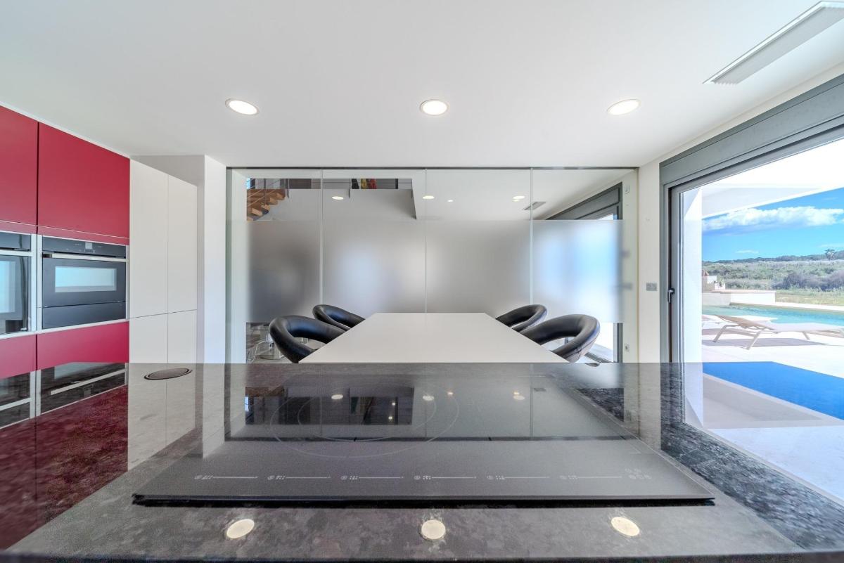 Villa in La Marina, Alicante, Spain 5 bedrooms, 506 sq.m. No. 148925