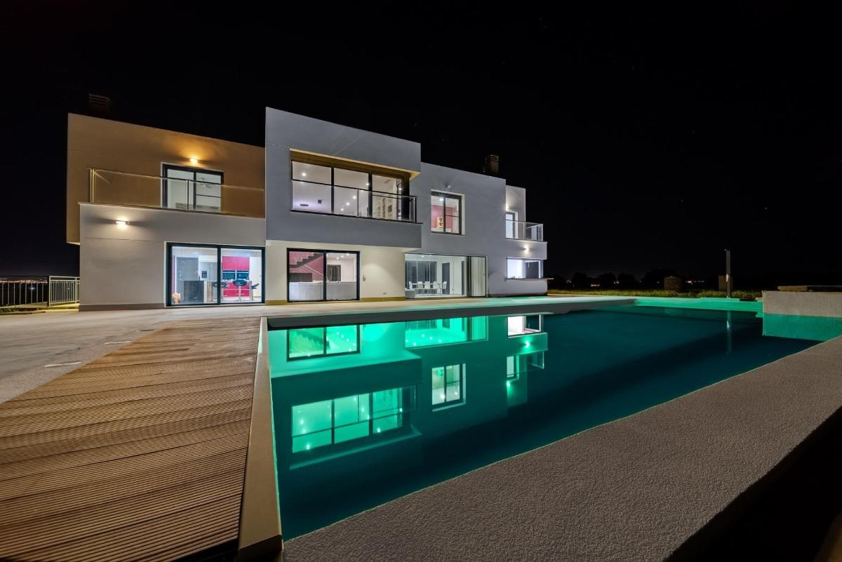 Villa in La Marina, Alicante, Spain 5 bedrooms, 506 sq.m. No. 148925