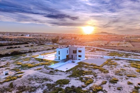 Huvila myytävänä La Marina, Alicante, Espanja, 5 makuuhuonetta, 506 m2 No. 148925 - kuva 12