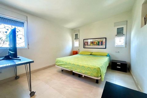 Villa till salu i Alicante, Spanien 4 sovrum, 184 kvm. Nr. 148922 - foto 15