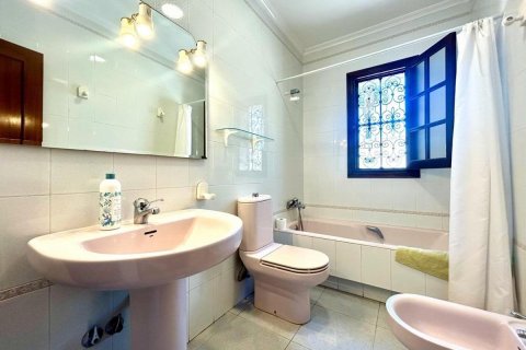 Villa till salu i Alicante, Spanien 4 sovrum, 184 kvm. Nr. 148922 - foto 12