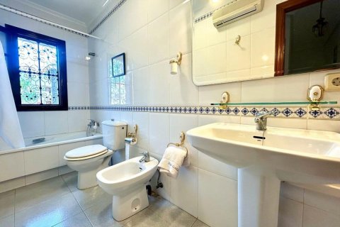 Villa till salu i Alicante, Spanien 4 sovrum, 184 kvm. Nr. 148922 - foto 16