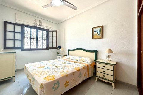 Villa till salu i Alicante, Spanien 4 sovrum, 184 kvm. Nr. 148922 - foto 13