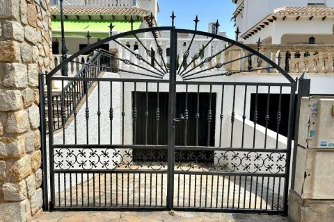 Villa till salu i Alicante, Spanien 4 sovrum, 184 kvm. Nr. 148922 - foto 29