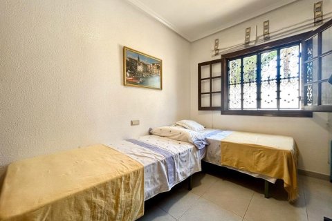 Villa till salu i Alicante, Spanien 4 sovrum, 184 kvm. Nr. 148922 - foto 17