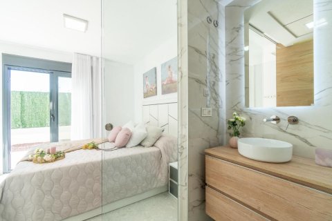 Bungalow w Torrevieja, Alicante, Hiszpania 3 sypialnie, 82 mkw. nr 148924 – zdjęcie 29