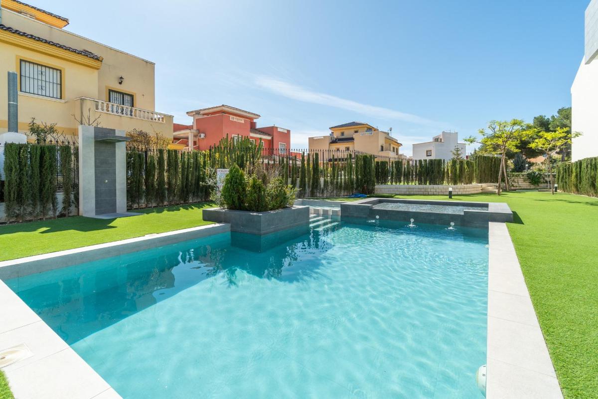 Bungalow w Torrevieja, Alicante, Hiszpania 3 sypialnie, 82 mkw. nr 148924