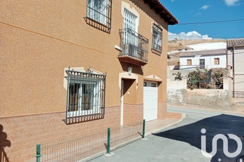 House for sale in Granada, Spain 4 bedrooms, 178 sq.m. No. 185605 - photo 3