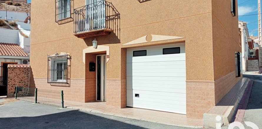 House in Granada, Spain 4 bedrooms, 178 sq.m. No. 185605