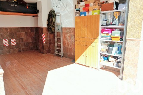 House for sale in Granada, Spain 4 bedrooms, 178 sq.m. No. 185605 - photo 15