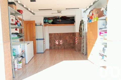 House for sale in Granada, Spain 4 bedrooms, 178 sq.m. No. 185605 - photo 14