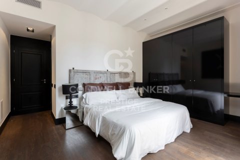 Apartment for sale in Barcelona, Spain 3 bedrooms, 153 sq.m. No. 160146 - photo 10