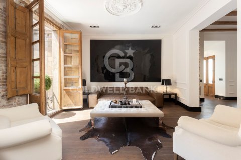 Apartamento en venta en Barcelona, España 3 dormitorios, 153 m2 No. 160146 - foto 2