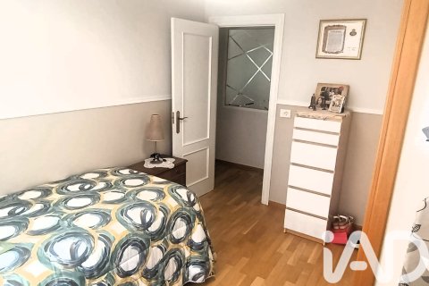 Apartment for sale in Zaragoza, Spain 3 bedrooms, 106 sq.m. No. 172437 - photo 17