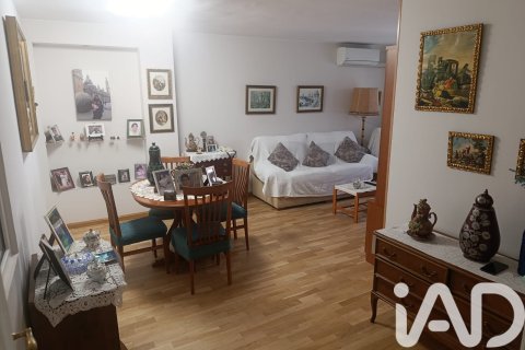 Apartment for sale in Zaragoza, Spain 3 bedrooms, 106 sq.m. No. 172437 - photo 2