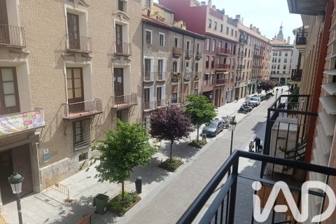 Apartment for sale in Zaragoza, Spain 3 bedrooms, 106 sq.m. No. 172437 - photo 6