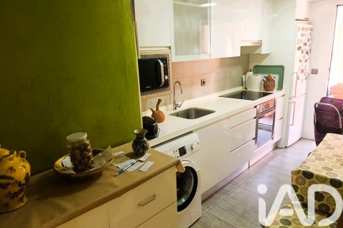 Apartment for sale in Zaragoza, Spain 3 bedrooms, 106 sq.m. No. 172437 - photo 10