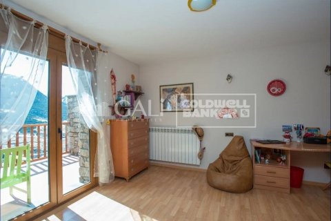 Villa till salu i Principado De Andorra (Ninguna Poblacion Tiene C.P.), Lleida, Spanien 5 sovrum, 600 kvm. Nr. 160339 - foto 11