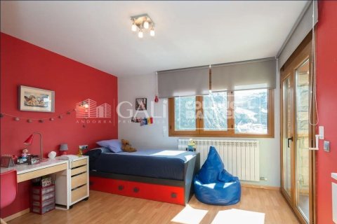 Villa till salu i Principado De Andorra (Ninguna Poblacion Tiene C.P.), Lleida, Spanien 5 sovrum, 600 kvm. Nr. 160339 - foto 9