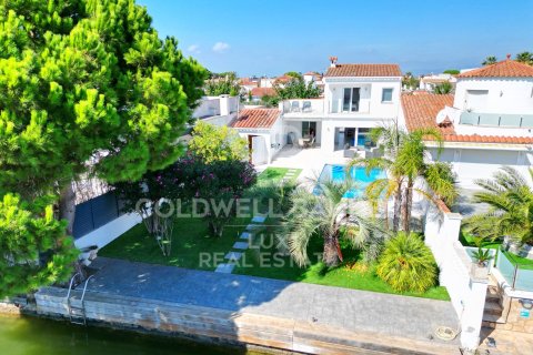 Дом в Эмпуриабрава, Герона, Испания 3 спальни, 170м2 №160334