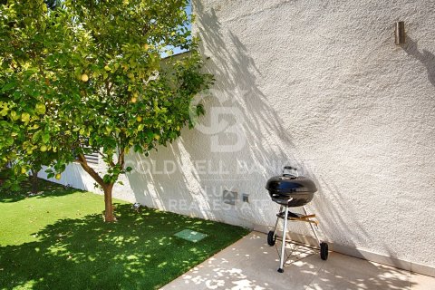 Hus till salu i Empuriabrava, Girona, Spanien 3 sovrum, 170 kvm. Nr. 160334 - foto 11
