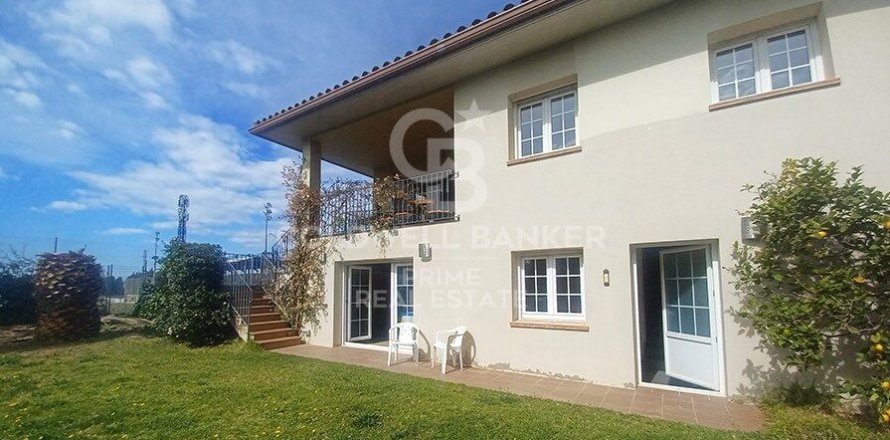 Hus i Pals, Girona, Spanien 5 sovrum, 284 kvm. Nr. 160340