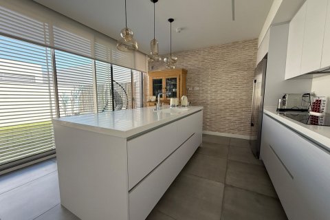 Duplex à vendre à Madrid, Espagne, 5 chambres, 411 m2 No. 143129 - photo 9