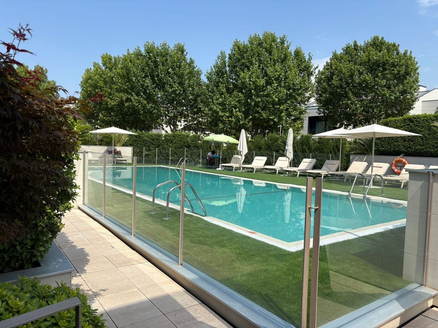 Dvīņu māja Madrid, Spānijā 5 istabas, 411 m2 Nr. 143129