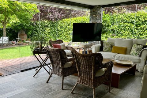 Bliźniak w Madrid, Hiszpania 3 sypialnie, 285 mkw. nr 143128 – zdjęcie 11