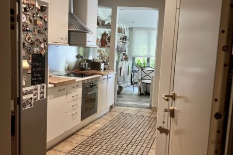 Bliźniak w Madrid, Hiszpania 3 sypialnie, 285 mkw. nr 143128 – zdjęcie 16