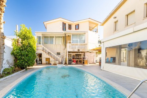 Villa in Castelldefels, Barcelona, Spain 5 bedrooms, 296 sq.m. No. 150585