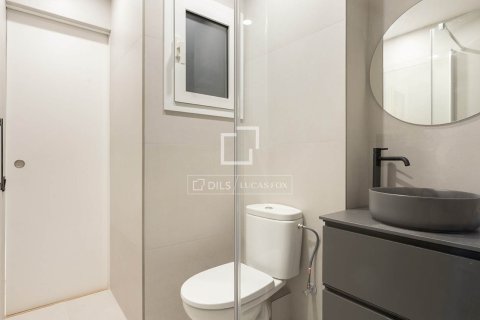 Apartamento en venta en Barcelona, España 3 dormitorios, 76 m2 No. 150584 - foto 29