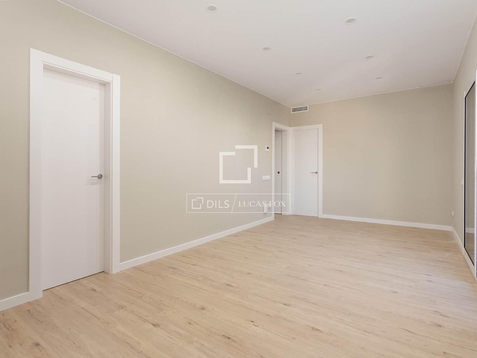 Apartment in Barcelona, Spain 3 bedrooms, 63 sq.m. No. 150584