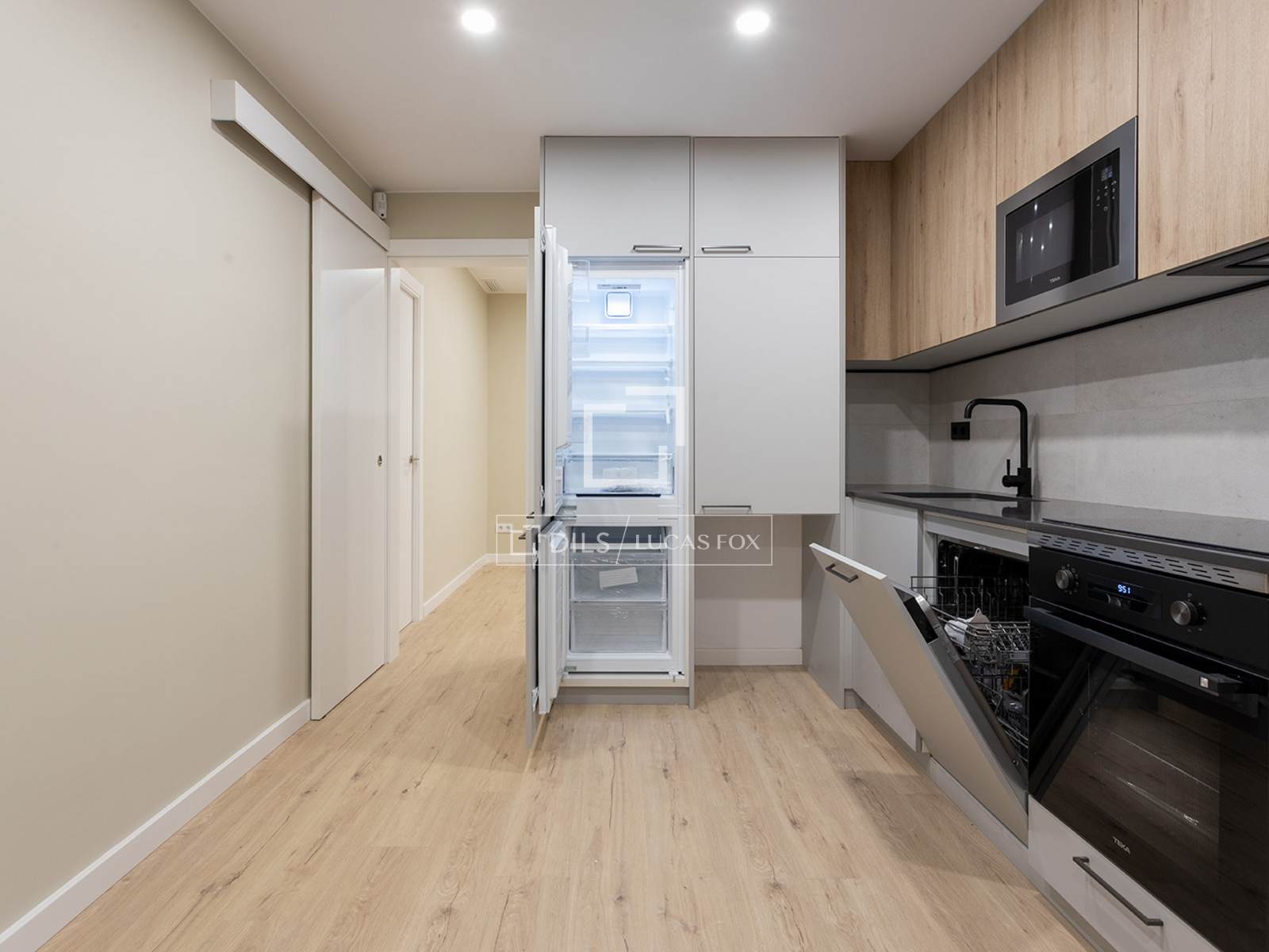 Apartment in Barcelona, Spain 3 bedrooms, 63 sq.m. No. 150584