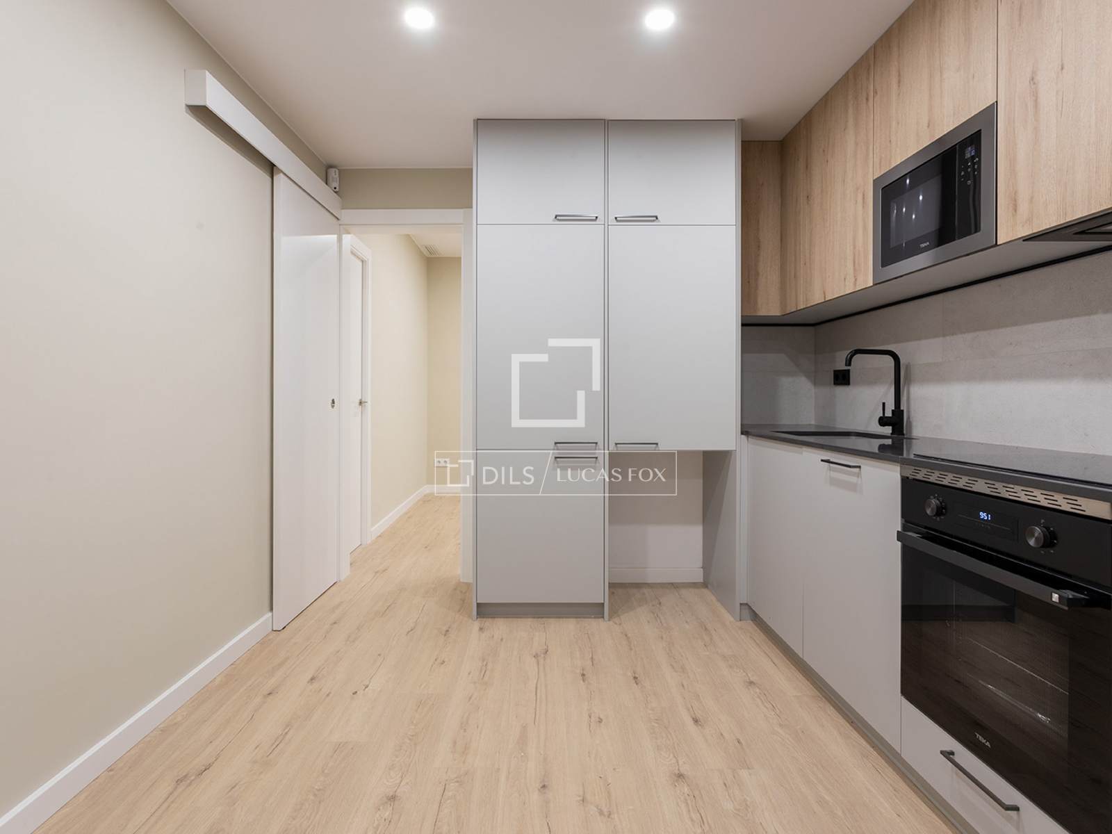 Apartment in Barcelona, Spain 3 bedrooms, 63 sq.m. No. 150584