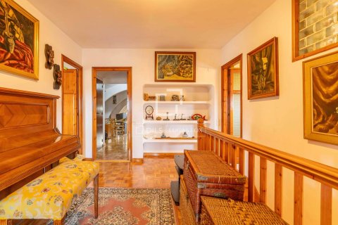 Villa for sale in Valldoreix, Barcelona, Spain 7 bedrooms, 335 sq.m. No. 150586 - photo 30