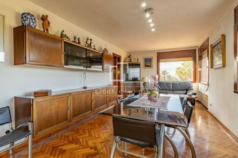 Villa for sale in Valldoreix, Barcelona, Spain 7 bedrooms, 335 sq.m. No. 150586 - photo 11