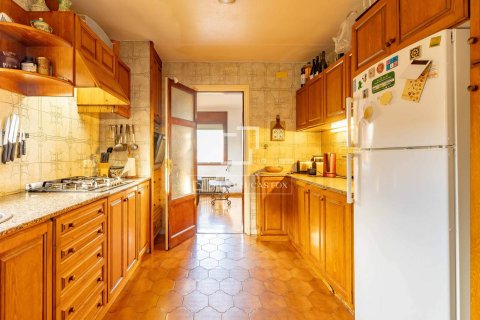 Villa for sale in Valldoreix, Barcelona, Spain 7 bedrooms, 335 sq.m. No. 150586 - photo 17