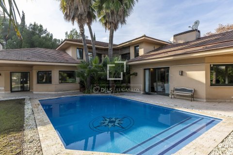 Villa for sale in Sitges, Barcelona, Spain 6 bedrooms, 520 sq.m. No. 150583 - photo 10