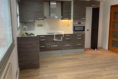 Dzīvoklis pārdošanā Barcelona, Spānijā 3 istabas, 70 m2 Nr. 150582 - attēls 9