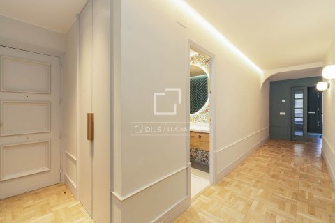 Dzīvoklis pārdošanā Barcelona, Spānijā 4 istabas, 250 m2 Nr. 150580 - attēls 14