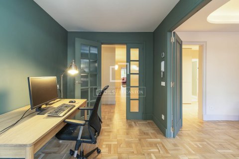 Dzīvoklis pārdošanā Barcelona, Spānijā 4 istabas, 250 m2 Nr. 150580 - attēls 15