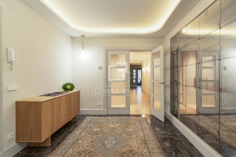 Dzīvoklis pārdošanā Barcelona, Spānijā 4 istabas, 250 m2 Nr. 150580 - attēls 13