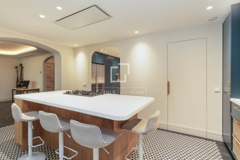 Dzīvoklis pārdošanā Barcelona, Spānijā 4 istabas, 250 m2 Nr. 150580 - attēls 8