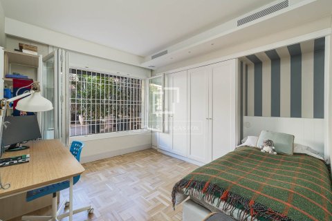 Dzīvoklis pārdošanā Barcelona, Spānijā 4 istabas, 250 m2 Nr. 150580 - attēls 23