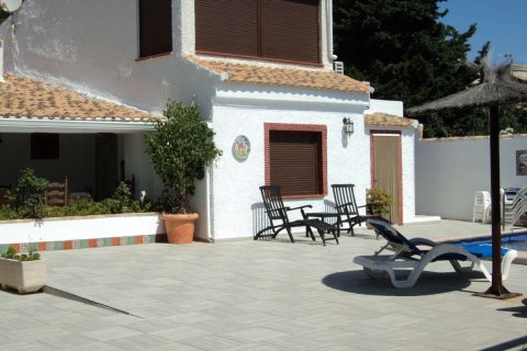 Villa for sale Cabo Roig, Alicante, Spain 9 bedrooms, 221 sq.m. No. 136715 - photo 10