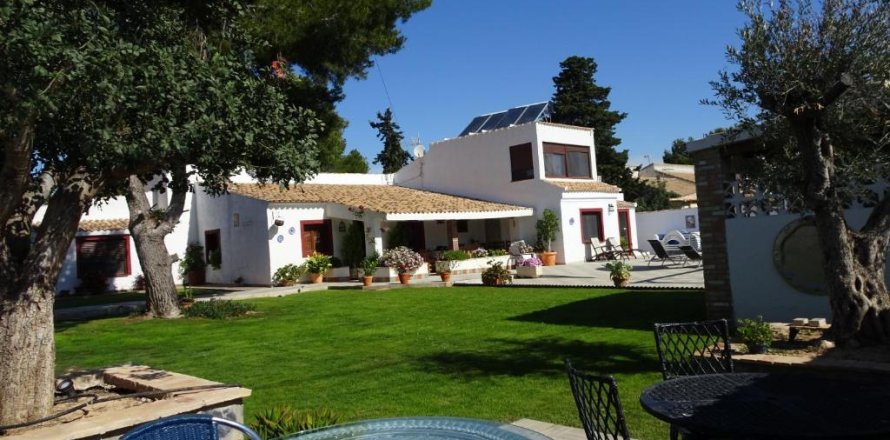 Вилла в Кабо Роиг, Аликанте, Испания 9 спален, 221м2 №136715