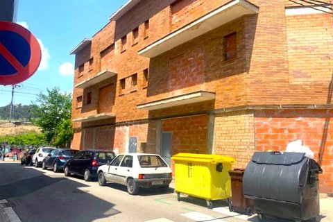 Apartamento en Sant Vicenc De Castellet, Barcelona, España 4 dormitorios, 74 m2 No. 191128