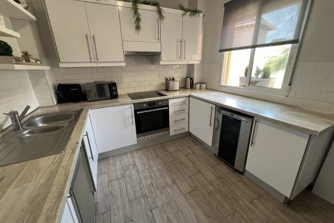 Huvila myytävänä Alicante, Espanja, 4 makuuhuonetta, 104 m2 No. 115203 - kuva 11