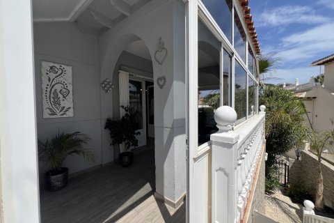 Huvila myytävänä Alicante, Espanja, 4 makuuhuonetta, 104 m2 No. 115203 - kuva 2